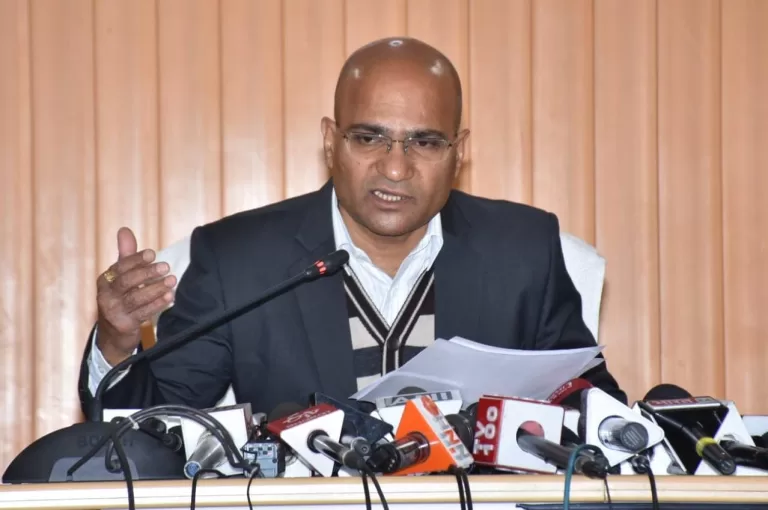 Joshimath Case : जोशीमठ में पानी का डिस्चार्ज घटकर 100 एल.पी.एम हुआ