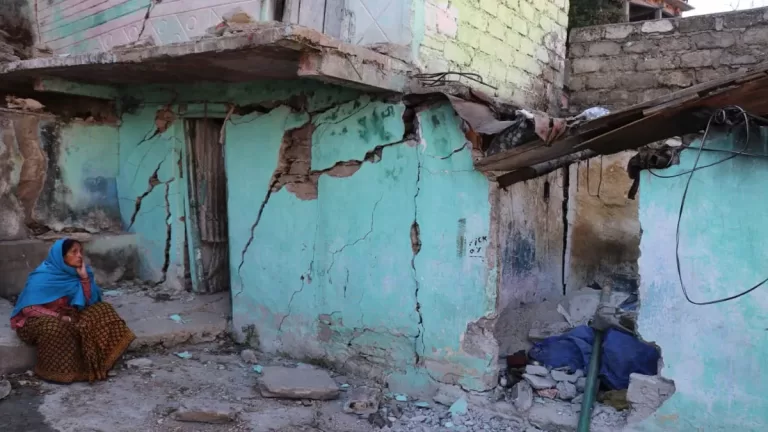 Joshimath Sinking : जेपी कालोनी से खतरनाक भवन हटाने के आदेश जारी