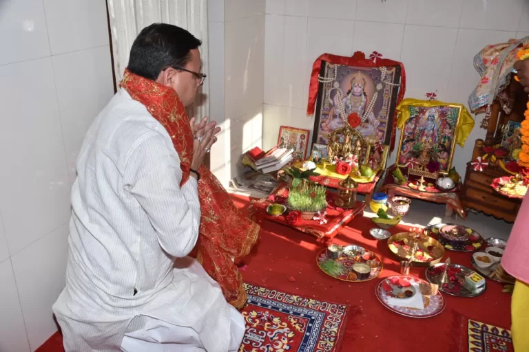 Ram Navami 2023 : रामनवमी के पावन अवसर पर सीएम धामी ने किया कन्या पूजन
