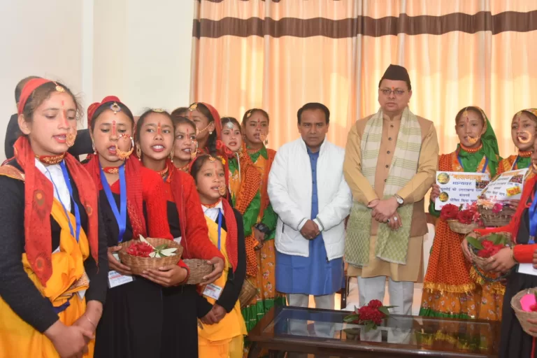 Phooldei 2023 : सीएम धामी ने बच्चों संग भराड़ीसैंण में मनाया लोकपर्व फूलदेई