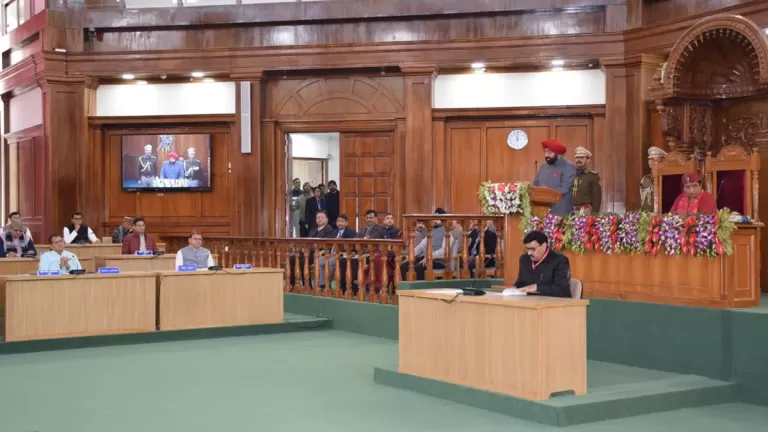 Uttarakhand Budget : कांग्रेस विधायकों का हंगामा, अध्‍यक्ष ने सभी को किया निलंबित
