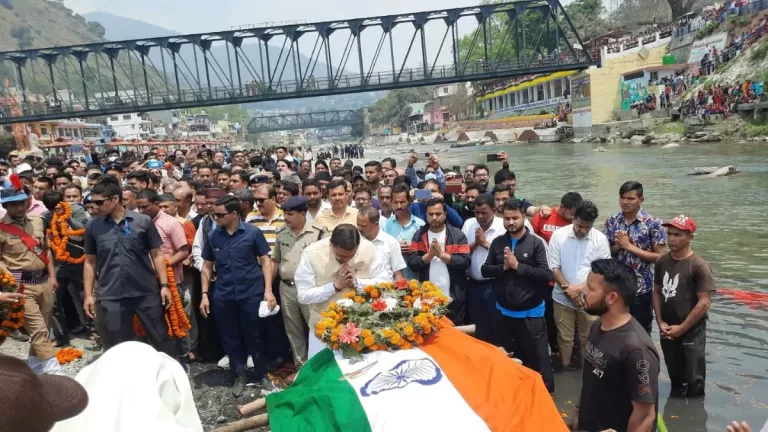Cabinet minister chandan das : पंचतत्व में विलीन हुए चंदन दास, सीएम ने दी श्रद्धांजलि