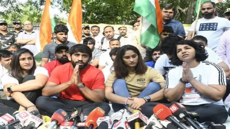 Wrestlers Protest : पहलवानों की शिकायत पर बृज भूषण के खिलाफ FIR दर्ज करेगी दिल्ली पुलिस