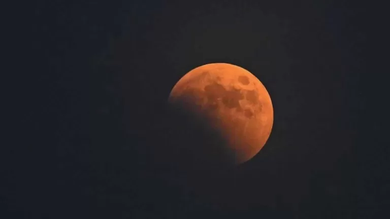Chandra Grahan 2023 : साल का पहला चंद्र ग्रहण ,गर्भवती महिलाएं इन बातों का रखें ध्यान