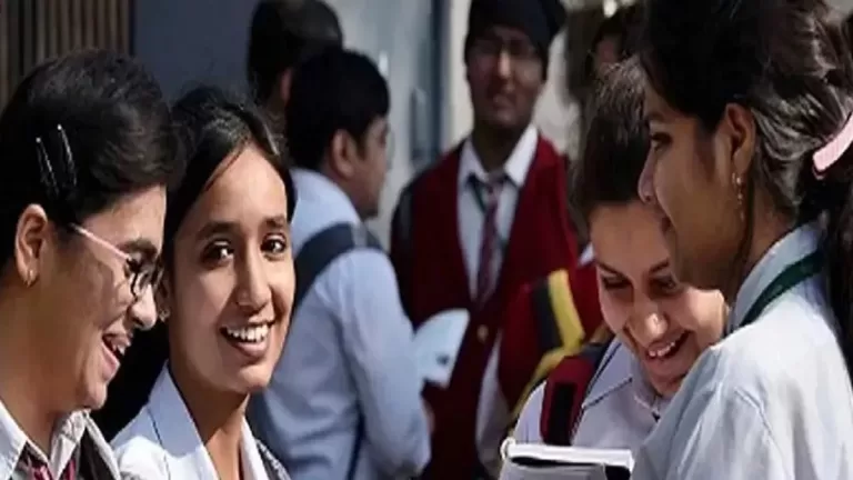 CBSE Board 12th Result : 12वीं कक्षा का रिजल्ट घोषित, जाने कौन रहा टॉप पर