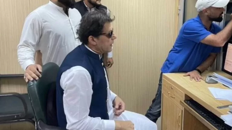 Imran Khan Arrested : पाकिस्तान के पूर्व PM इमरान खान गिरफ्तार