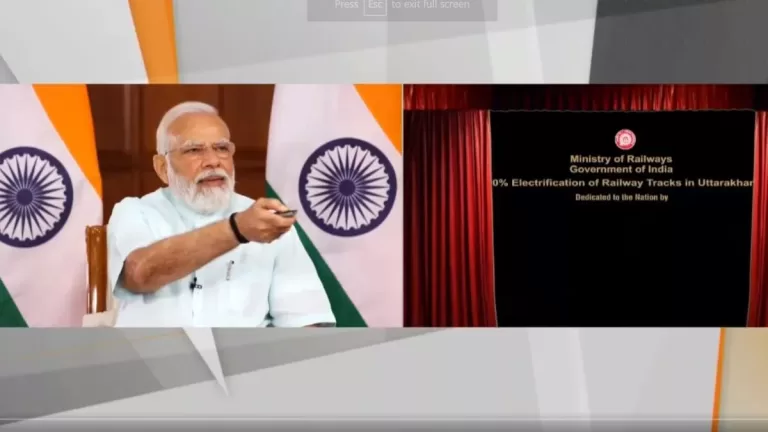 Tamil Nadu Elections : तमिलनाडु चुनाव से पहले मुश्किल में TVK प्रमुख विजय, रोड शो और नियमों के उल्लंघन में FIR दर्ज