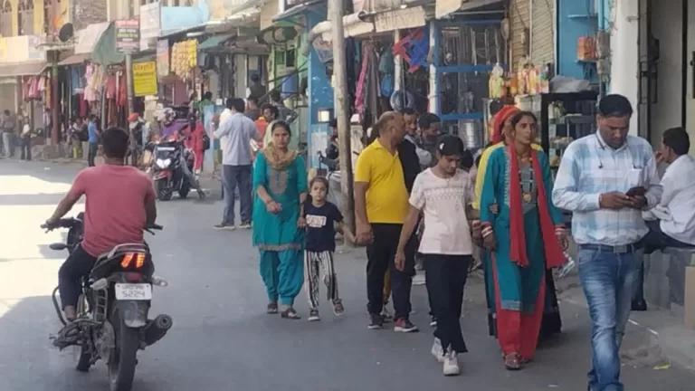 Uttarkashi : पुरोला में हटाई धारा 144, 21 दिन बाद खुली मुस्लिम व्यापारियों की दुकानें