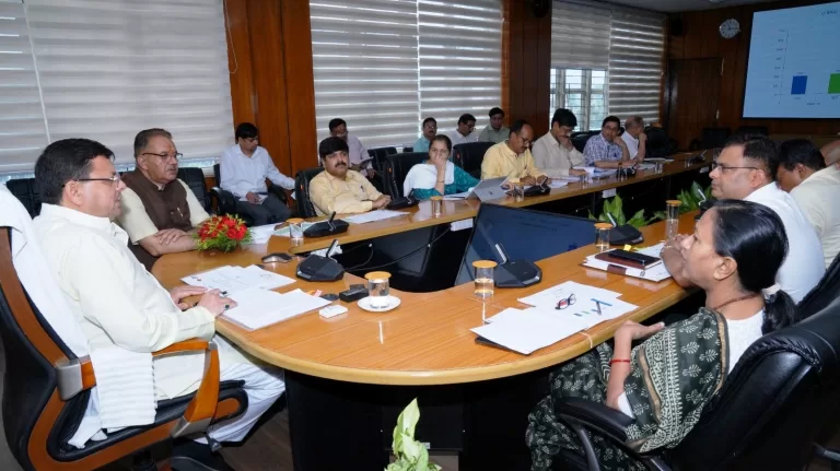 News Uttarakhand : CM धामी ने की ग्राम्य विकास और पंचायतीराज विभाग की समीक्षा