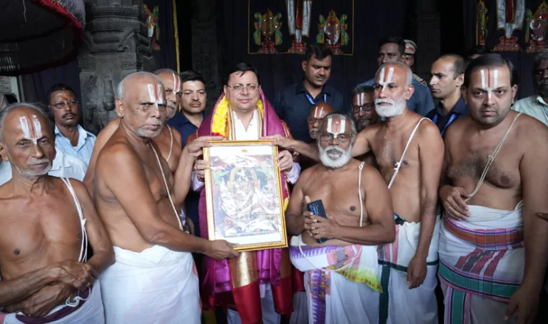 Parthasarathy Temple : मुख्यमंत्री धामी ने चेन्नई के पौराणिक मंदिर में की पूजा अर्चना 