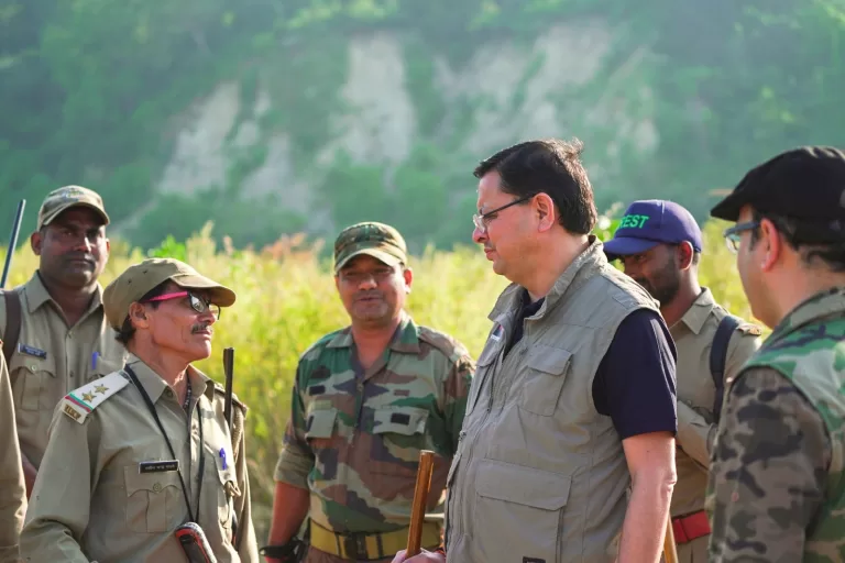 Jim Corbett Tiger Reserve : मुख्यमंत्री धामी ने जिम कॉर्बेट टाइगर रिजर्व में की सफारी
