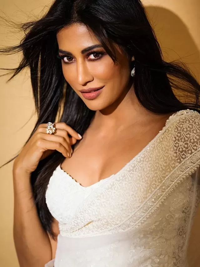 Chitrangda Singh look elegance in white organza saree