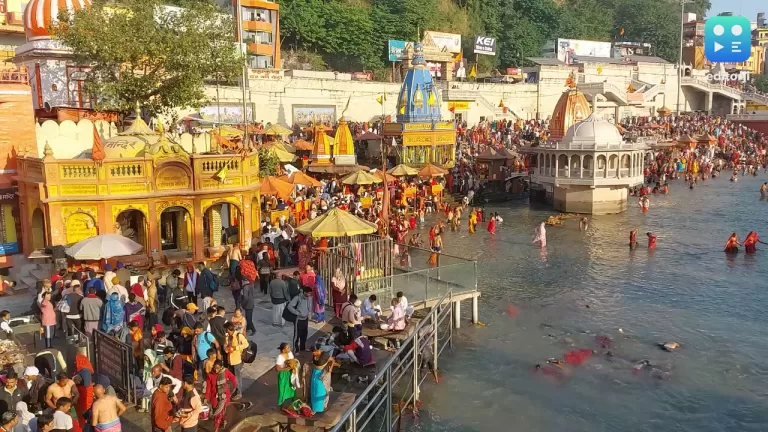 Sharad Purnima 2023 : शरद पूर्णिमा पर श्रद्धालुओं ने हर की पौड़ी में लगाई डुबकी