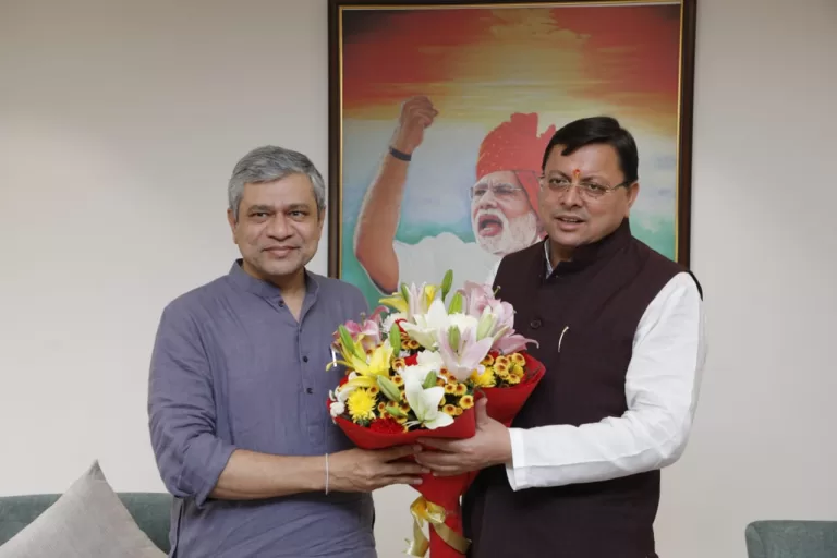 CM Delhi Visit : सीएम धामी ने केंद्रीय रेल मंत्री अश्विनी वैष्णव से की मुलाकात