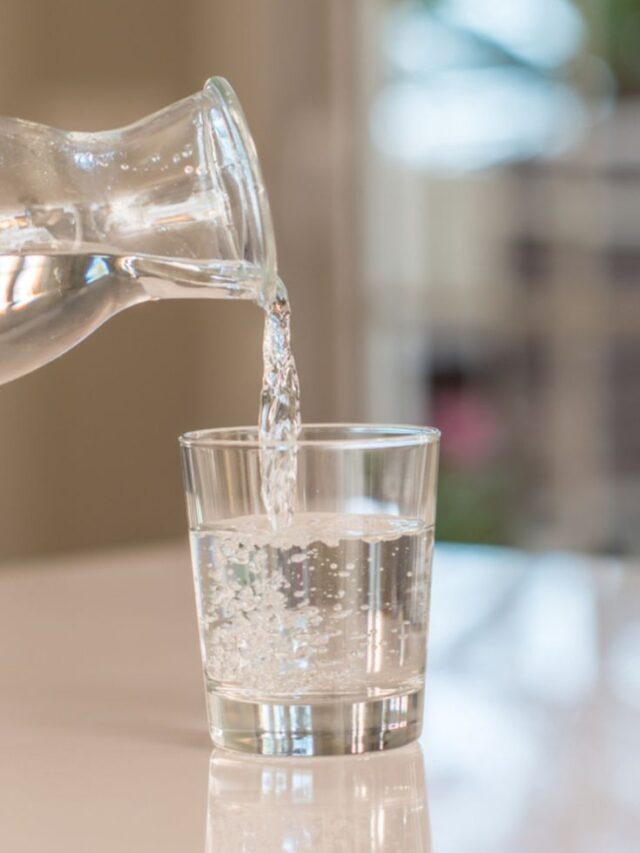 8 benefits of drinking warm water on an empty stomach