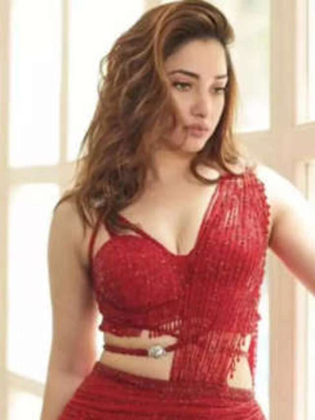 8 most-beautiful red sarees for Valentine’s Week