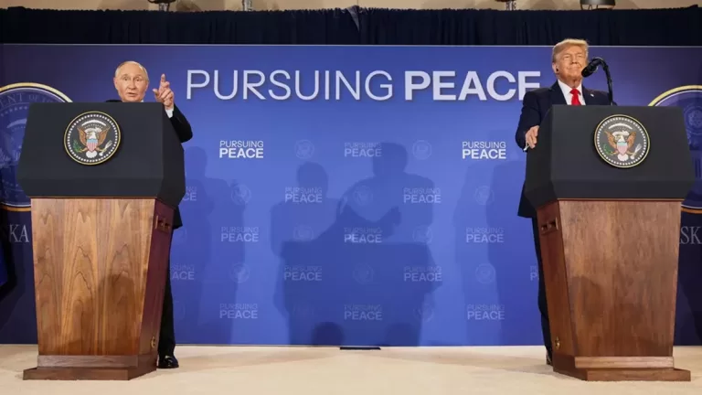 Trump Putin Meeting : यूक्रेन में युद्धविराम की उम्मीद से अलास्का पहुंचे ट्रंप व पुतिन