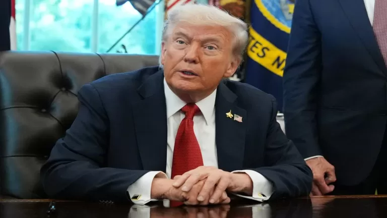 US tariff policy : रूसी तेल को लेकर ट्रंप ने भारत को फिर दी चेतावनी